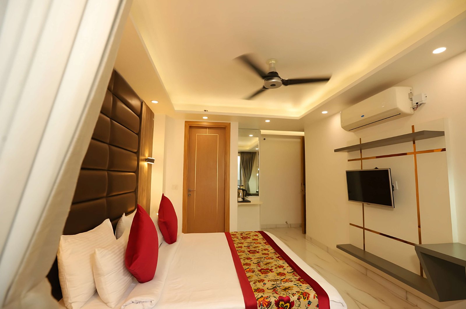 Deluxe Triple Room thumbnail